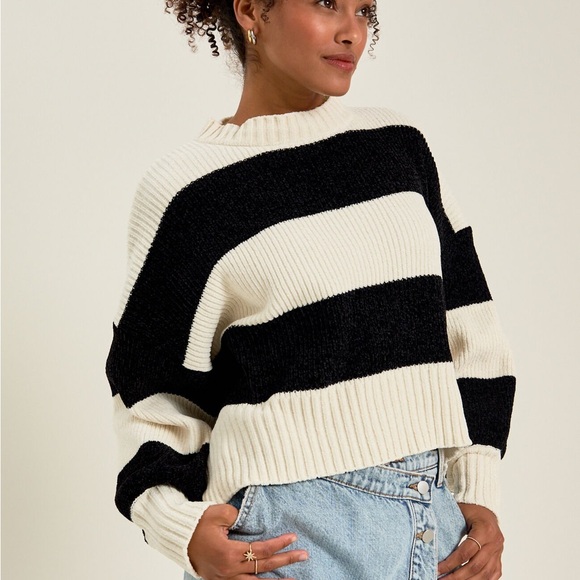 Altered State Women’s XS stripped sweater - Picture 2 of 10